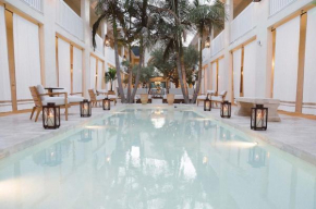 Cara Hotel